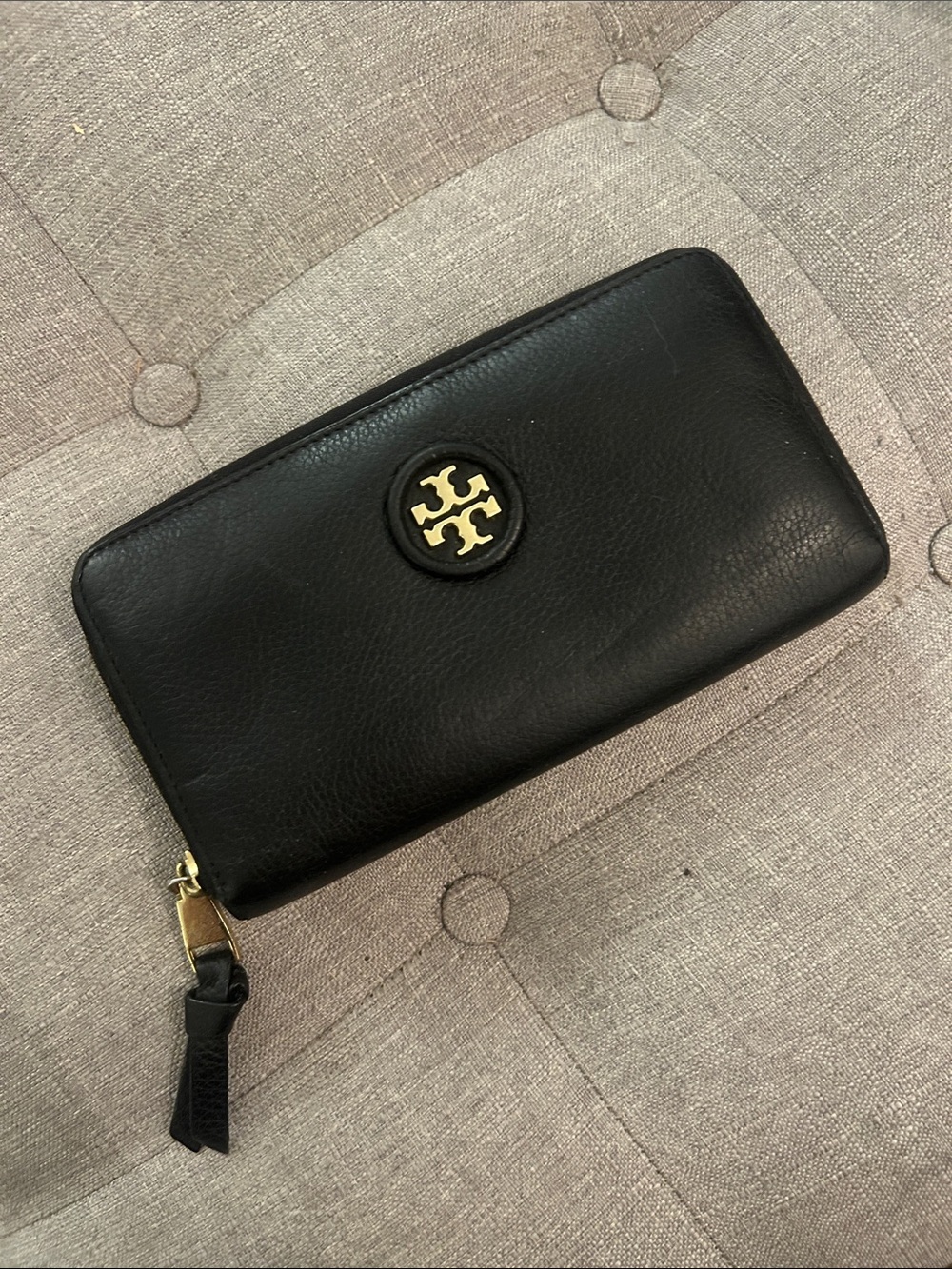 Tory Burch Black Leather Zip Wallet with Gold Logo